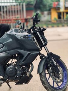 Yamaha FZs V4